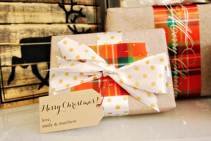 Gold polka Dotted wrapping ideas for Christmas - B. Lovely Events