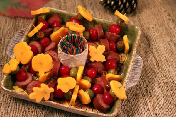Love This Fall Little Smoky Thanksgiving appetizer tray!