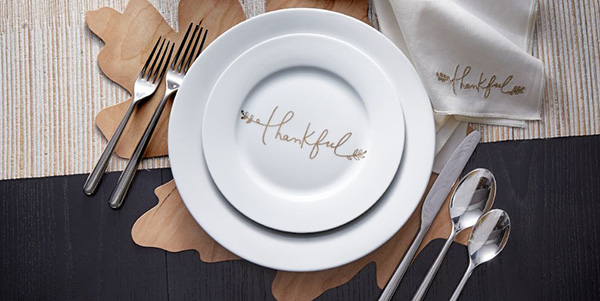 Love these Thankful Thanksgivign Place settings