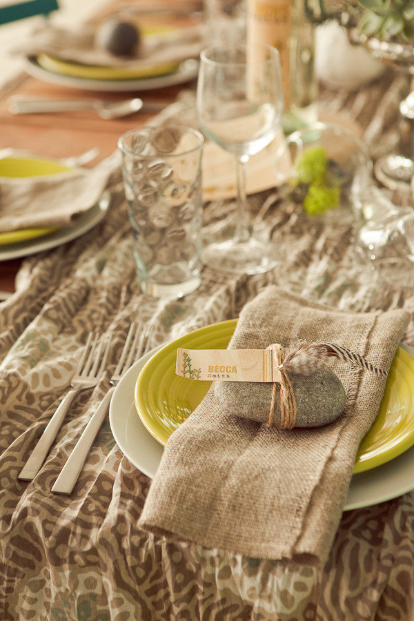 Love this earthy natural rock place setting for Thanksgiving