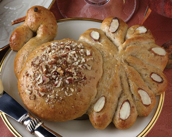 Turkey Shaped Rolls To Share With Everyone!