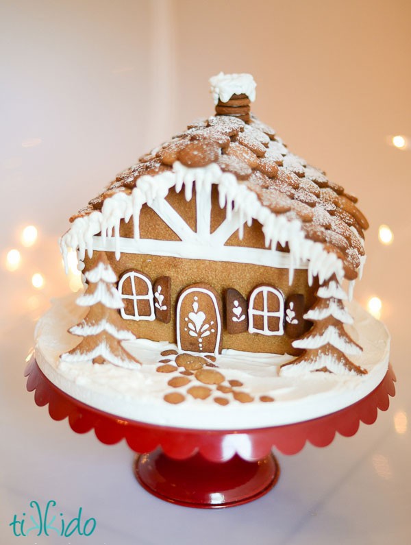 Darling Gingerbread House!