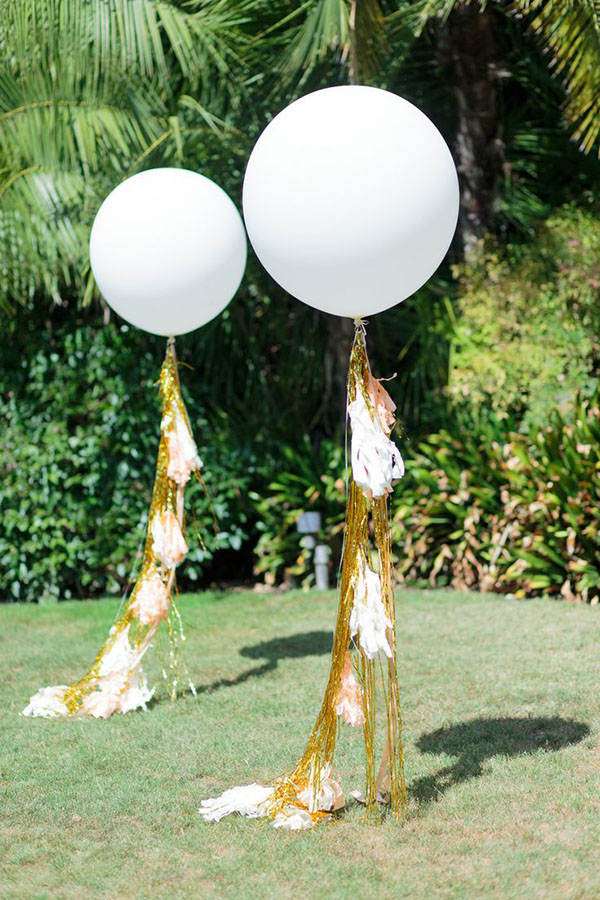 Amazing Gold tassles on these balloons