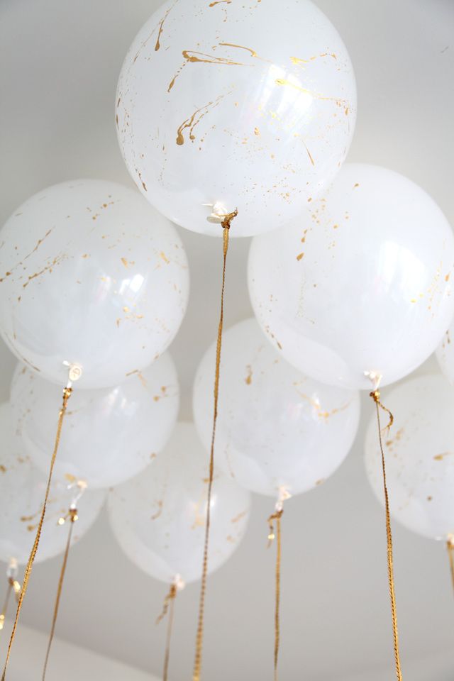 Gold paint balloons- Love this!