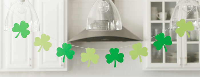 Cute Shamrock Banner For St Patrick's Day -See More Shamrock Banners & Garlands On The Blog! B. Lovely Events