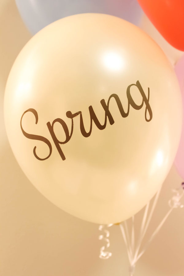 DIY Tyopography Spring Easter Balloons! -See How To Make Them On B. Lovely Events
