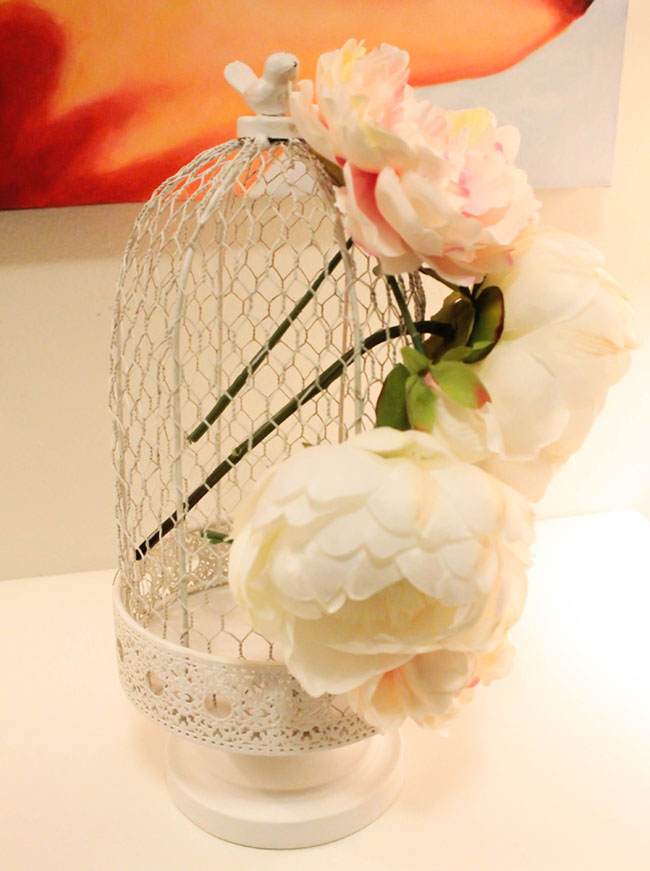 DIY Birdcage Cenerpiece- Get the how to on B. Lovely Events