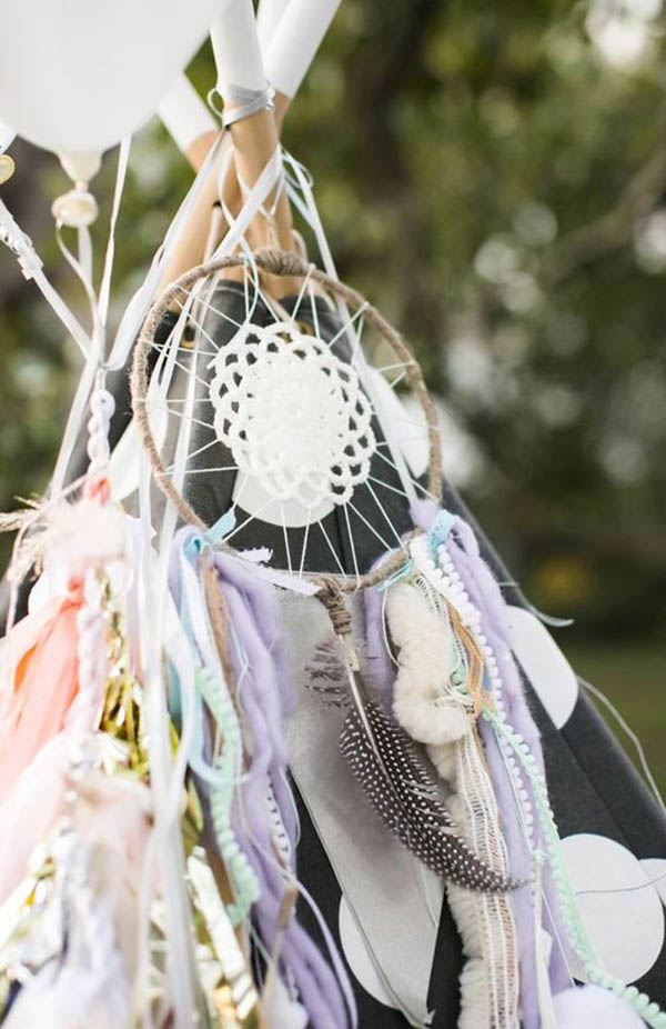 Dreamcatcher Tribal party ideas- See more amazing party trends for 2016 at B. Lovely Events!