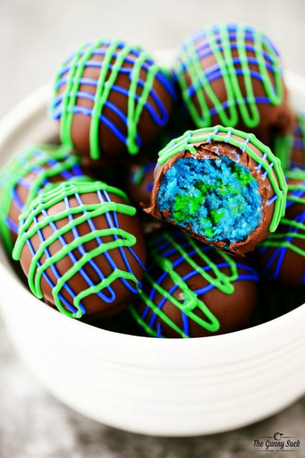 Earth Day Oreo Truffles -See More Earth Day Desserts Ideas At B. Lovely Events