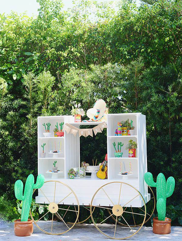Fun Cactus Party Set up - See more amazing party trends for 2016 at B. Lovely Events!