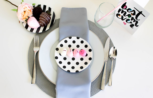 Fun Modern Mother's Day Place Setting- See the step by step tutorial at B. Lovely Events