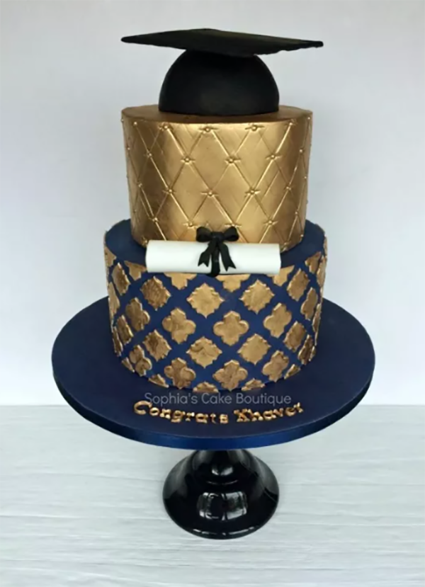 Love this Gold Graduation Cake- See More Gold Graduation Ideas on B. Lovely Events