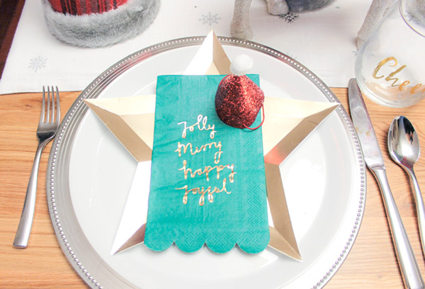 easy and festive christmas place setting- B. Lovely Events