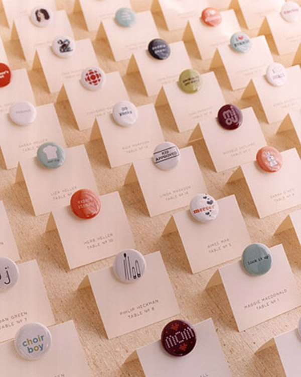 escort cards with buttons