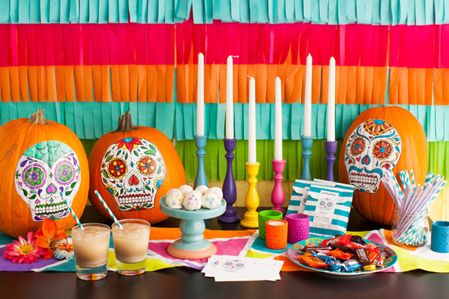 love these dia de los muertos party decorations