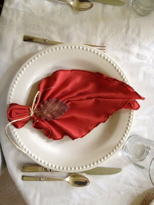 Amazing Thanksgiving napkin ideas-see them all on B. Lovely Events