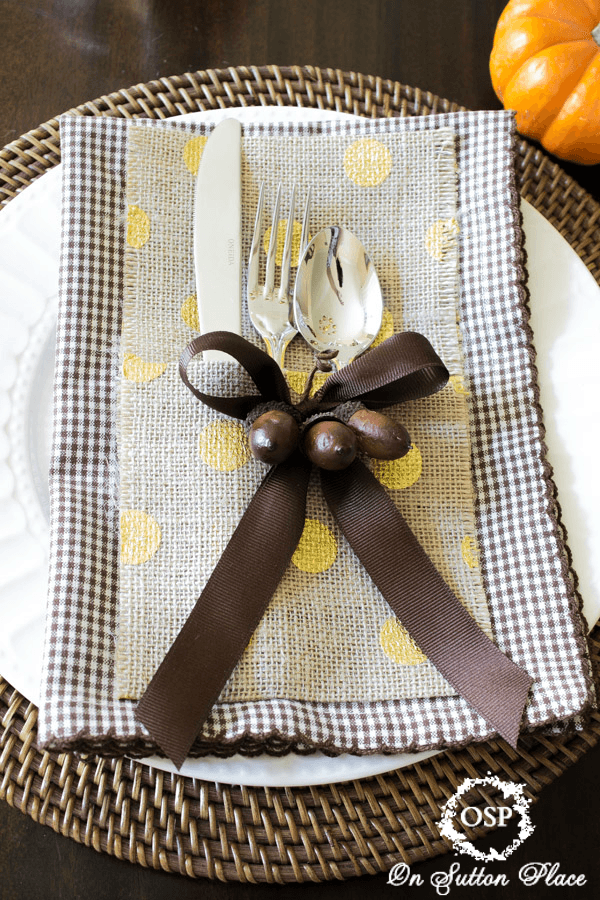Amazing Thanksgiving napkin ideas-see them all on B. Lovely Events