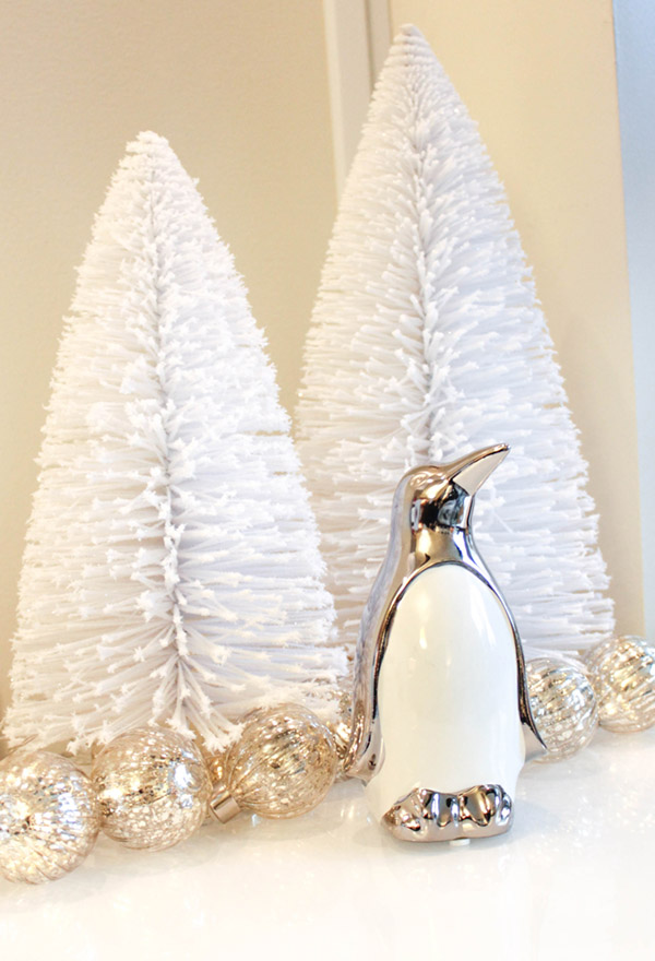 love this darling christmas decor- see more holiday home tour on B. Lovely Events