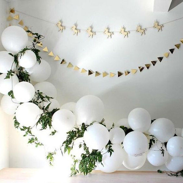 Love this Amazing balloon garland- See why they are our new obsession on B. Lovely Events