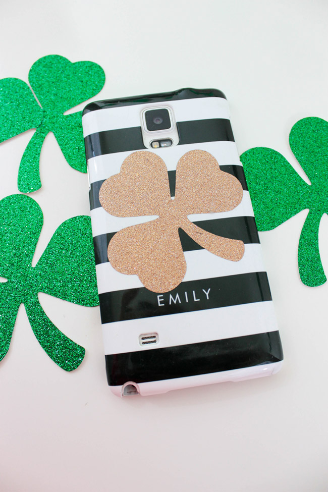 DIY Shamrock Phone Cover- See how to make it on B. Lovely Events