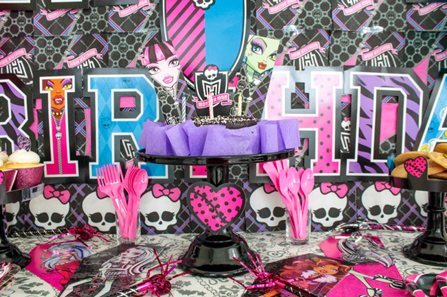 Monster High Party Cake and Decorations- See more cute party details on B. Lovely Events