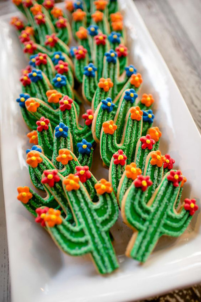 Cactus Cookies- so cute for cinco de mayo - See Lovely & Fun Cactus Ideas on B. Lovely Events