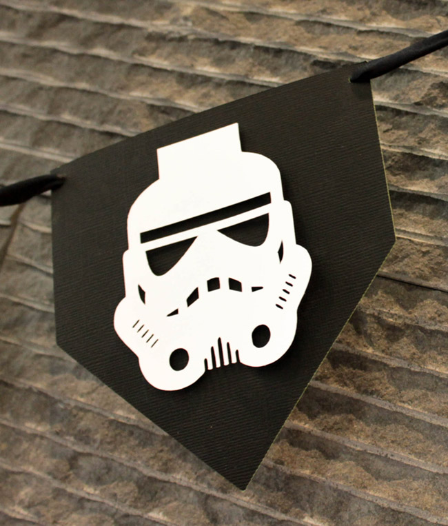 DIY Star Wars Banner May The 4th Be With You - See how to make it on B. Lovely Events