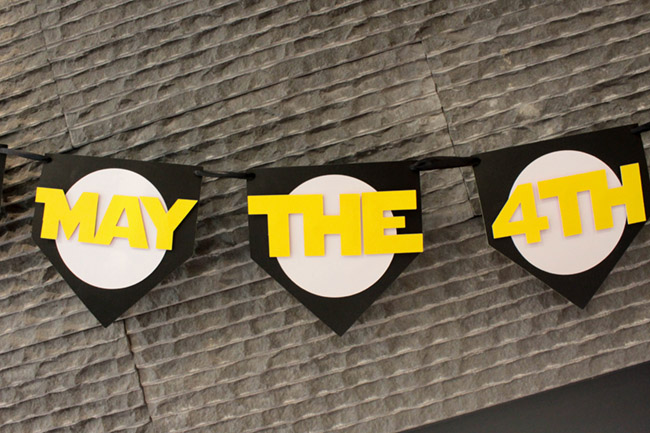 DIY Star Wars Banner May The 4th Be With You - See how to make it on B. Lovely Events