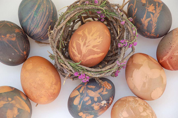 Lovely Natural Dyed Easter Eggs- See more natural easter eggs on B. Lovely Events