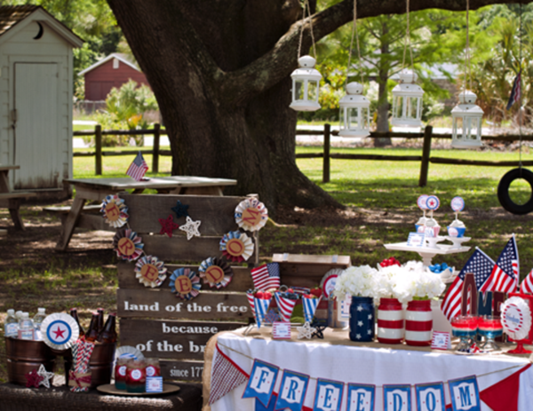 Because this amazing 4th of July party can't get any cutier! - See 10 of our favorite 4th of July Parties on B. Lovely Events!