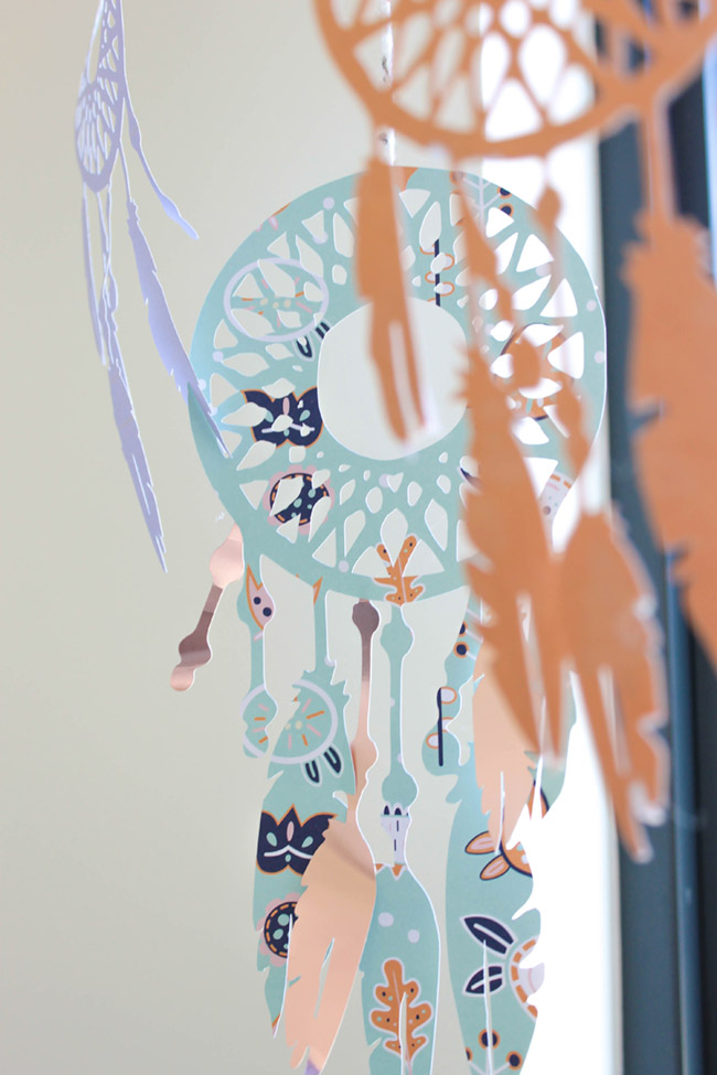 DIY Dreamcatcher Mobile - Learn how to make it on B. Lovely Events