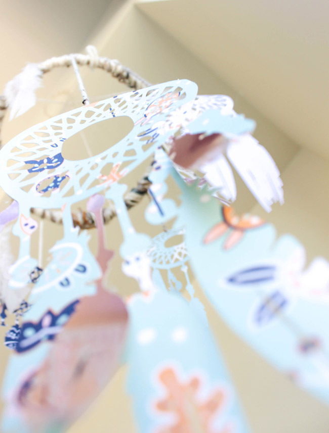 DIY Dreamcatcher Mobile - Learn how to make it on B. Lovely Events