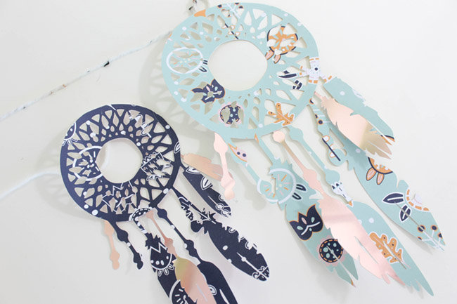 DIY Dreamcatcher Mobile - Learn how to make it on B. Lovely Events