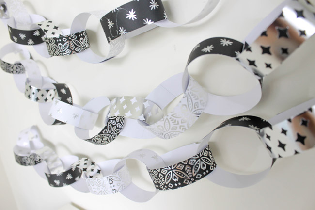 DIY paper chains! Learn how to make them on B. Lovely Events!