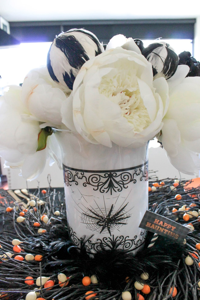 Love this fun chic Halloween Centerpiece- See All Of The Lovely Details On B. Lovely Events