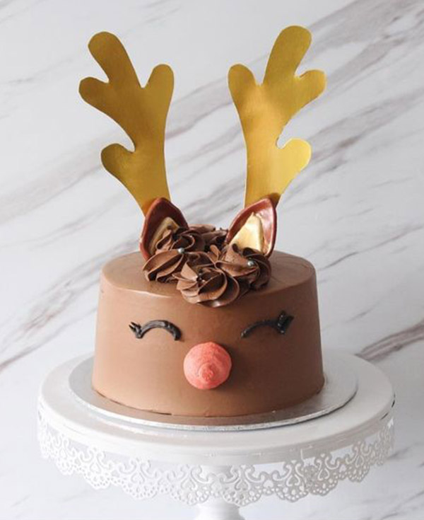 Reindeer cakes to die for! See them all at B. Lovely Events