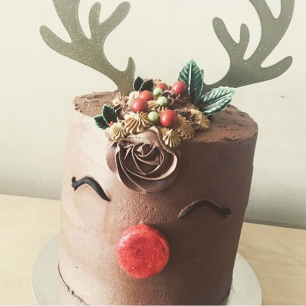 the cutest reindeer cake - See more of our new obsession on B. Lovely Events!
