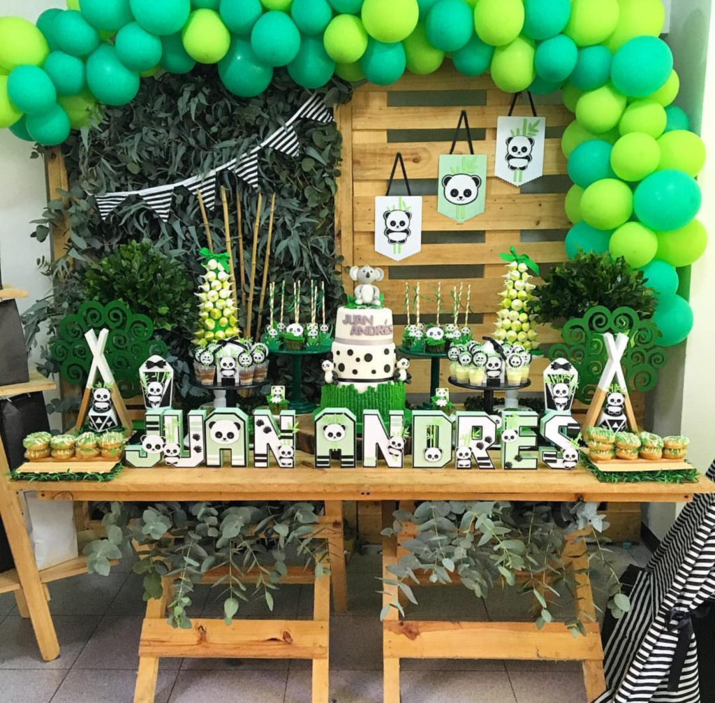 so much green in this panda party! -See more Panda Party ideas on B. Lovely Events