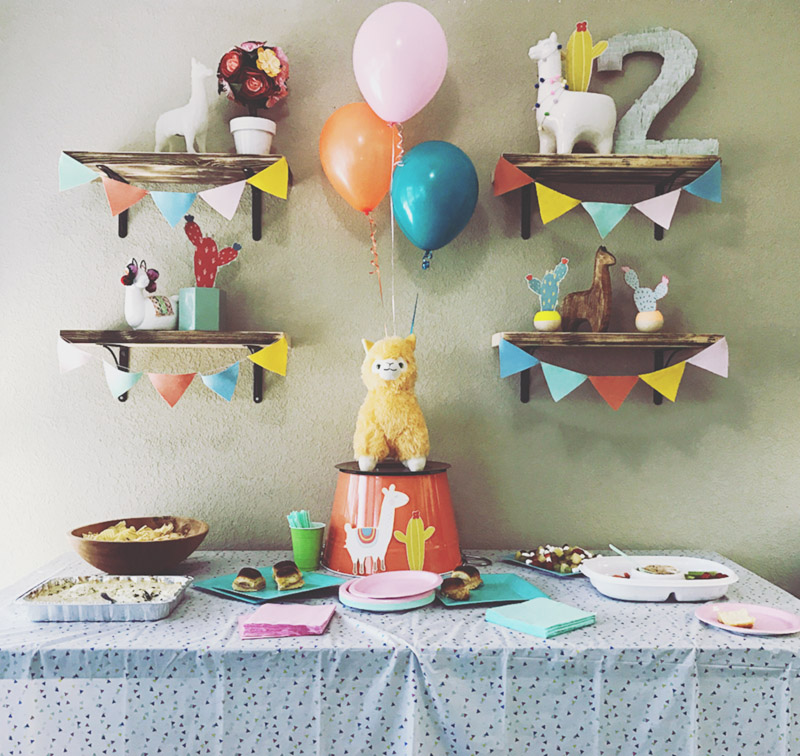 Fun rustic llama party! - See more llama party love on B. Lovely Events