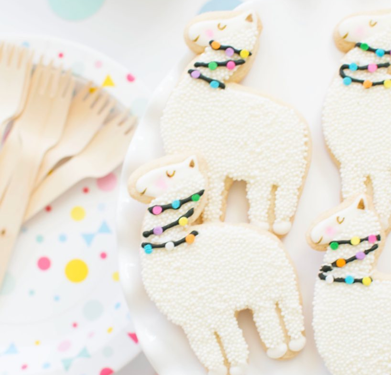 I love these llama cookies! - See more llama party love on B. Lovely Events