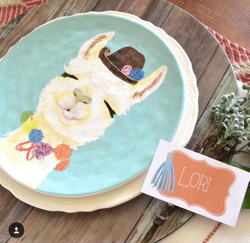 The most adorable llama party plates - See more llama party love on B. Lovely Events