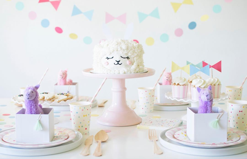 The most fun llama party cake and set up- See more llama party love on B. Lovely Events
