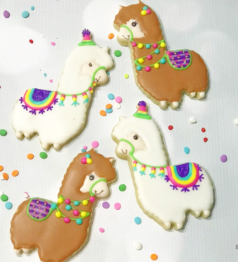 llama cookies that are just too cute! - See more llama party love on B. Lovely Events