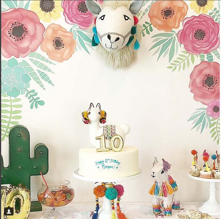 loving llama parties!- See more llama parties we love on B. Lovely Events