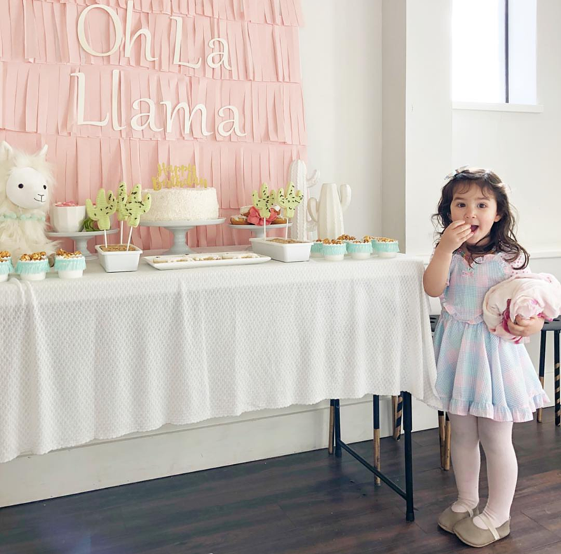 oh la llama party that is too cute! - See more llama party love on B. Lovely Events