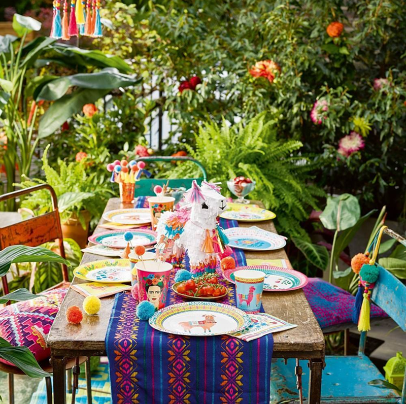 this llama party is so festive!- See more llama party love on B. Lovely Events