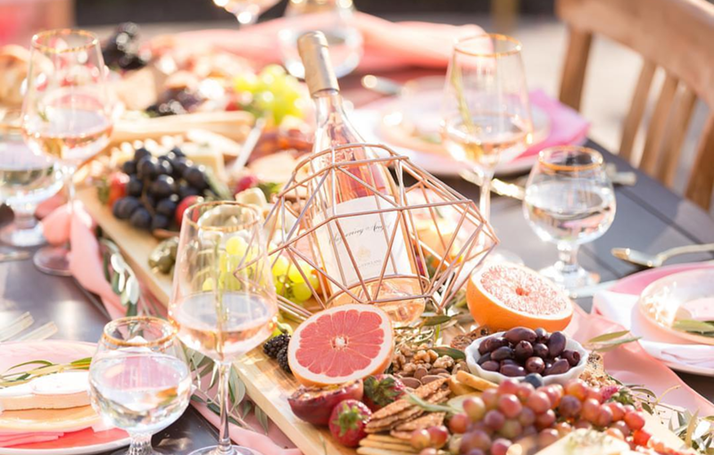Rose all day tablescape - See our favorite Rosé Party Ideas on B. Lovely Events!