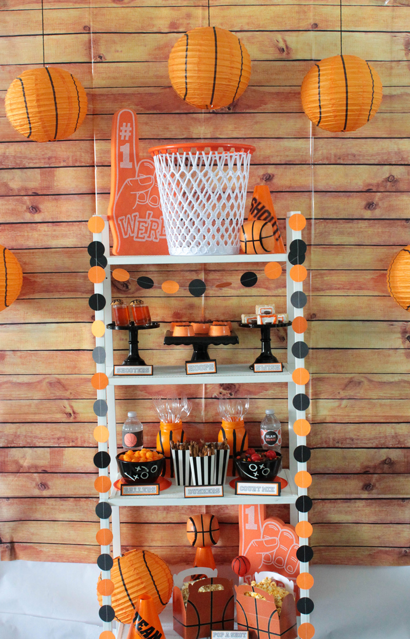 This Basketball party is a slam dunk! #basketball #basketballparty #basketballideas
