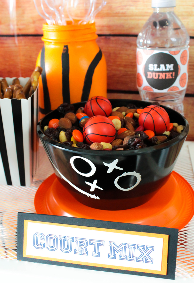 This trailmix courtmix is awesome for a basketball party!