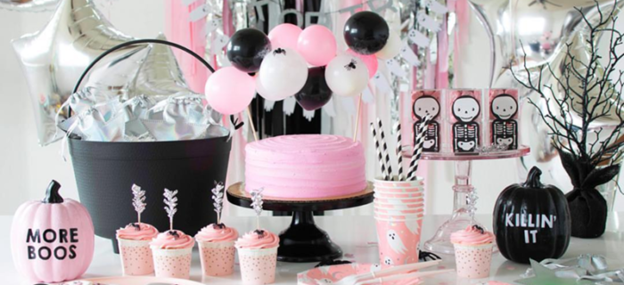 The best pink Halloween party ever from Twinkle Twinkle little party! - See more Pink Halloween Pretty on B. Lovely Events #halloween #pink #partyideas